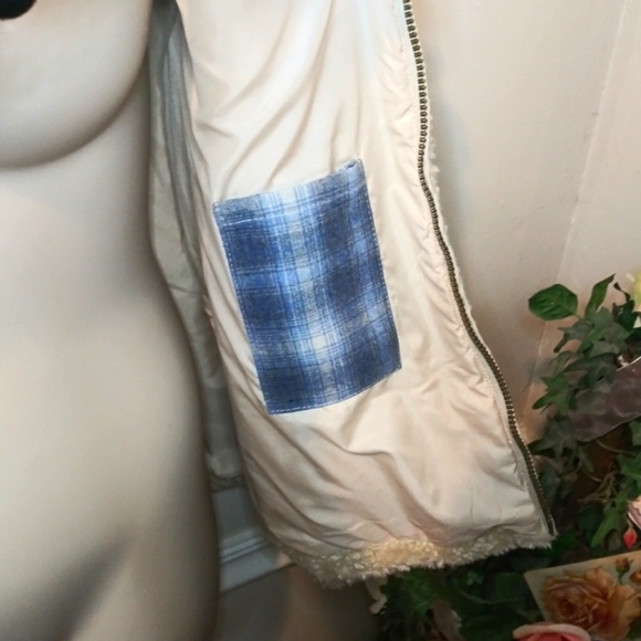 Pendleton Blue Plaid Trimmed Ivory  Zip-Front Teddy Jacket - Picture 9 of 13